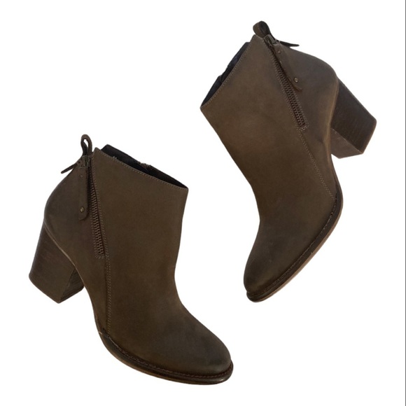 Blondo Nivada Leather Waterproof Ankle Bootie 9.5 Taupe Olive - Picture 8 of 8